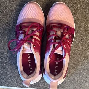 Under Armour Charged Breathe training shoes. Size 9.5. EUC